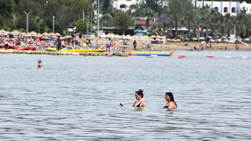 Oyunu kullanan denize akın etti: İşte o manzaralar 2