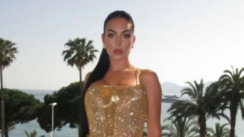 Ronaldo’nun sevgilisi Georgina Rodriguez bornozlu hallerini paylaştı! Takipçileri o anlara kayıtsız kalamadı! 3