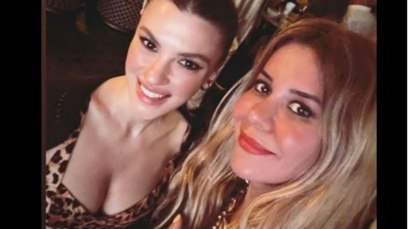 Aile dizisi sezon finali eğlencesine Yüsra Geyik damga vurdu! Dizinin Yağmur’u derin göğüs dekolteli elbisesi ile kutlamada fena dağıttı! 3