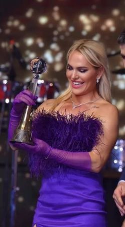 Survivor Nagihan’dan göz alıcı değişim! Derin bacak dekoltesi içinde alev aldı! “Yıllanmış şarap gibisin” 1