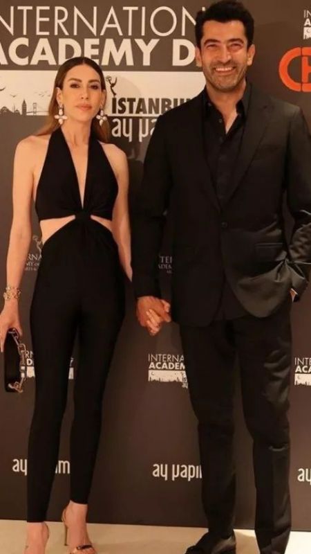 Sinem Kobal yeni tarzı ile herkesi şok etti! Kenan İmirzalıoğlu olmasa tanınmayacaktı! 1