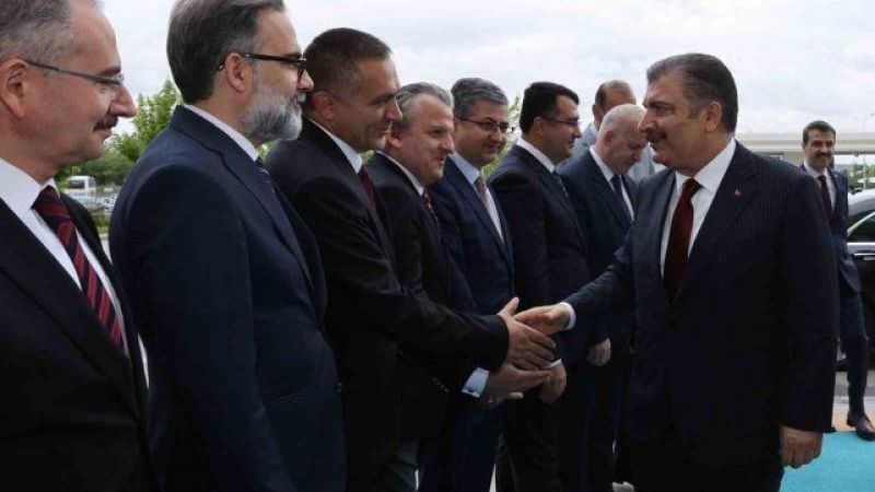 Bakan Koca bakanlık çalışanları tarafından alkışlarla karşılandı! ‘Tüm çabamız iyilik adına’ açıklaması! 3