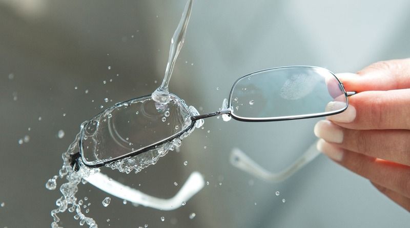 Yenisini sakın almayın: İşte gözlük camı ve aynalardaki çizikleri yok etmenin yolu 3