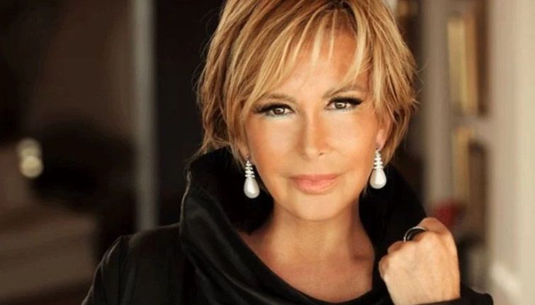 Filiz Akın'dan hayranlarını yıkan haber! Mesaj üstüne mesaj yağıyor 1