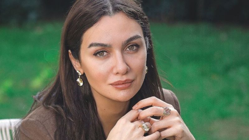 Birce Akalay o konuşmaları yayınladı! Güzel oyuncu herkesi bir kez daha uyardı! 1