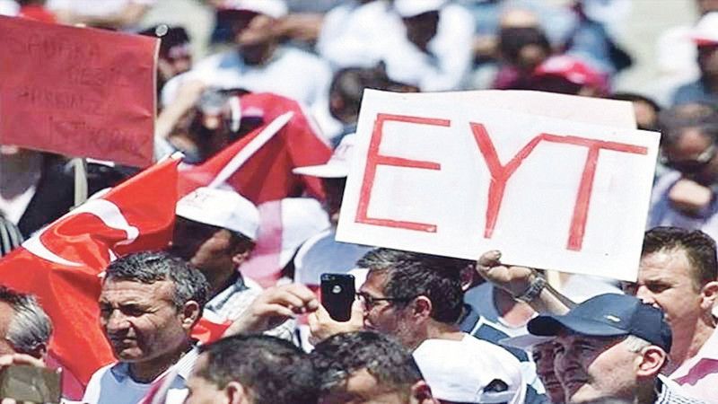 Maaşları bağlanmayan EYT'liler dikkat! SGK'dan resmi haber geldi: Avans ödemeleri hesaplara yatmaya başladı! 1