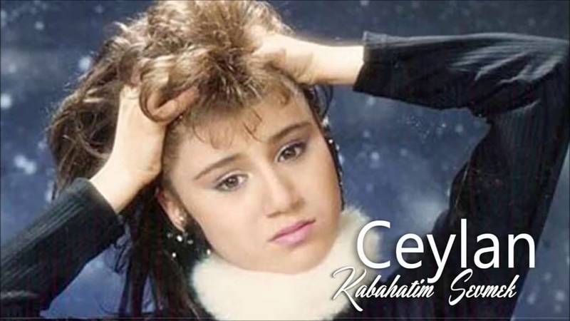 Ceylan, canlı yayında ayağa kalkınca kalça frikiği verdi! Alişan anında mesaj attı “Çabuk değiştir” 1
