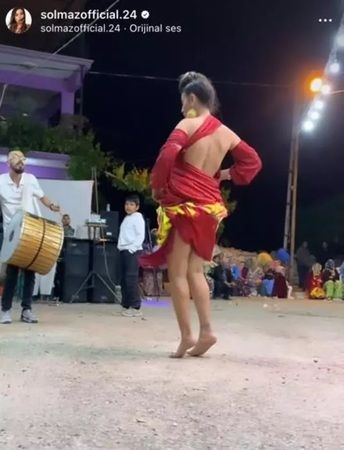 Evleneceksen Gel’in Solmaz Çiros’u sosyal medyayı salladı! Kalça dansı videosu beğeni yağmuruna tutuldu! 3