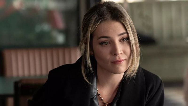 Büşra Develi diziden ayrıldı! Netflix'in yeni projesi başka bir isimle anlaştı! 3