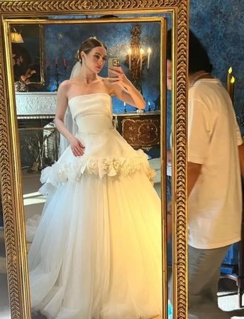 Melis Sezen’in yeni fotoğrafları olay oldu! İşte güzel oyuncunun gelinlik giydiği o fotoğrafları! 2