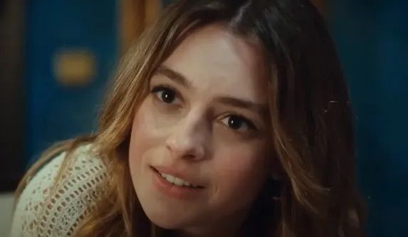 Melis Sezen’in yeni fotoğrafları olay oldu! İşte güzel oyuncunun gelinlik giydiği o fotoğrafları! 3