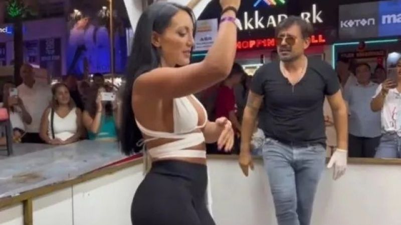 Çılgın Dondurmacı derin göğüs dekolteli müşterisini dans ettirince sosyal medya yıkıldı! Güzel kadın frikik vermemek için çok çabaladı 4