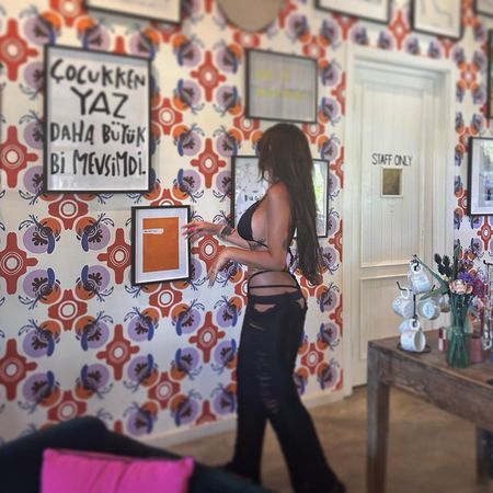 Selin Ciğerci ipli bikinisiyle takipçilerini coşturdu! Güzel fenomenin fiziğini sergilediği cesur pozlarına beğeni yağdı 2