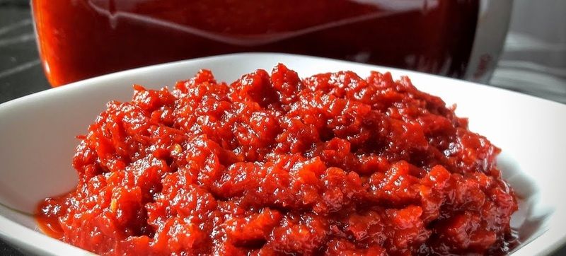 1 damlası bile salçadaki küfü jilet gibi yok ediyor! Sadece aşçılar biliyormuş 2