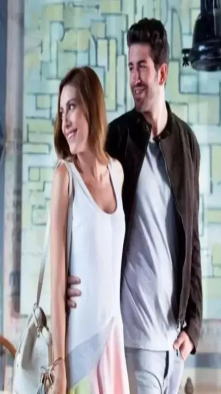 Sinem Kobal Kardeşi İle Fotoğraf Paylaştı Ortalık Karıştı! Sinem Kobal’ın Kardeşi Bakın Kim Çıktı! 3