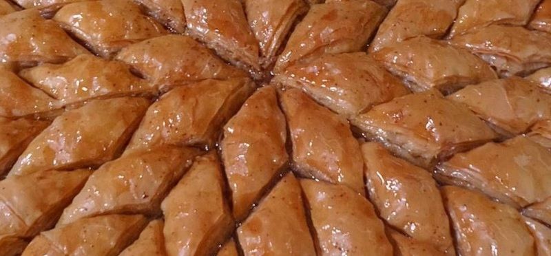 Bu tarif aklınızı başınızdan alabilir! Yalancı baklavanın yapılışı 2