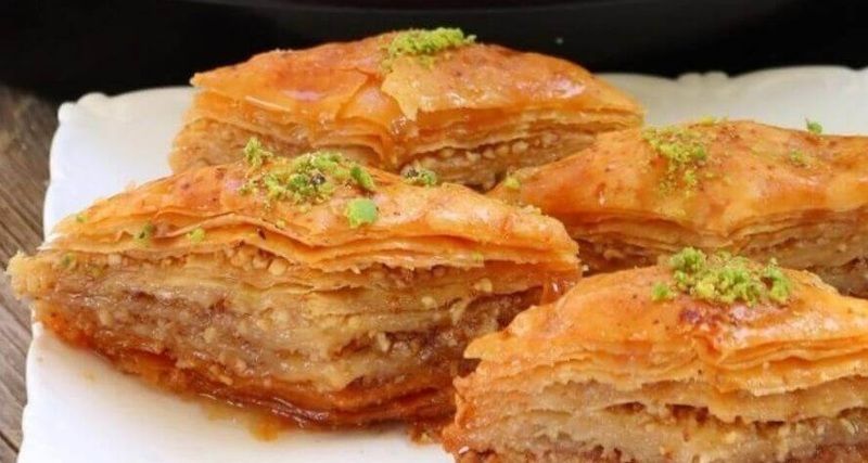 Bu tarif aklınızı başınızdan alabilir! Yalancı baklavanın yapılışı 3