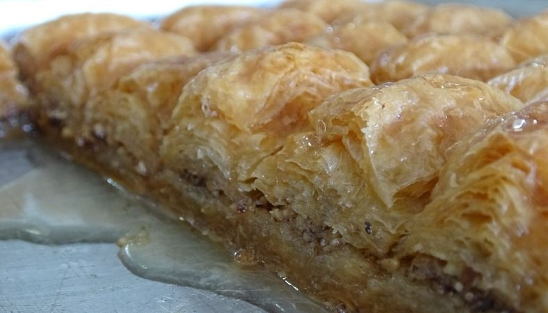 Bu tarif aklınızı başınızdan alabilir! Yalancı baklavanın yapılışı 1