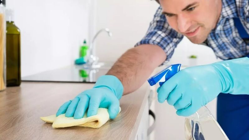 Bu burçların evine gidenler aman dikkat! Temizlik hastalığı ile bilinen burçlar belli oldu! 2