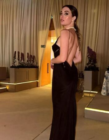 Gülcemal’in Deva’sı Melis Sezen sırt dekoltesi ile büyüledi! Dekoltesi kalçasına kadar indikçe alev aldı! 1