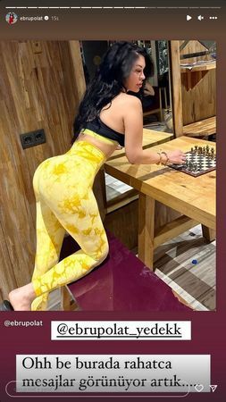 Ebru Polat Sosyal Medyayı Yine Yıktı! Ebru Polat sarı taytıyla öyle bir poz verdiki, Sosyal medyada beğeni butonu çöktü 2