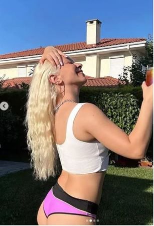 Ece Seçkin’in tanga bikinisi, yürek hoplattı: Seçkin’in cesur pozları, gündemden düşmeyecek! Bu güzellik olay yaratacak! 3