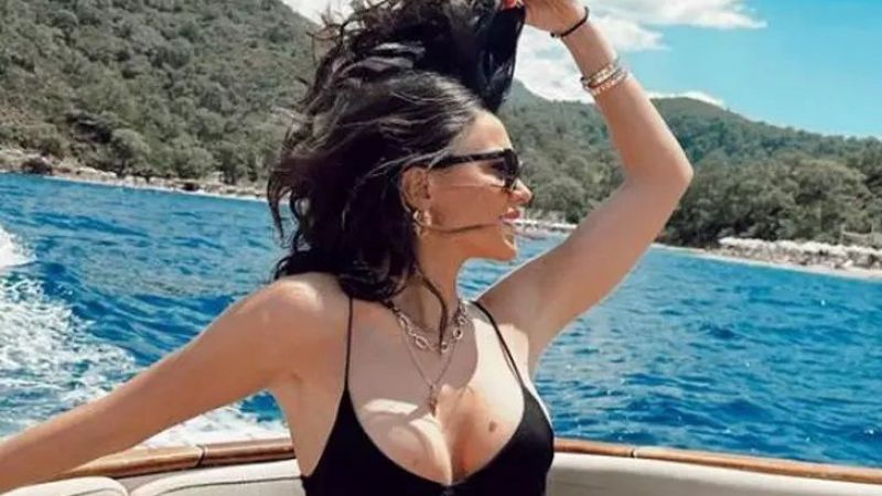 Tuvana Türkay bir karışlık bikinisiyle ortalığı ateşe verdi! Alt ve üst kombini dikkatleri çekti! 1
