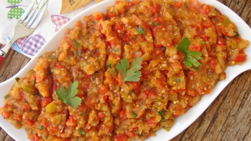 Bu meze sofralarınızda başrolü kapacak! Babaganuş nasıl yapılır? Lübnan usulü orijinal tarifi kaçırmayın! 2