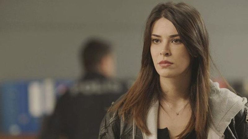 Gelsin Hayat Bildiği Gibi dizisinin Songül’ü Devrim Özkan, artık o dizide olacak: Güzel oyuncu, yapımcıyla anlaştı! Devrim Özkan, hangi rolde? 1