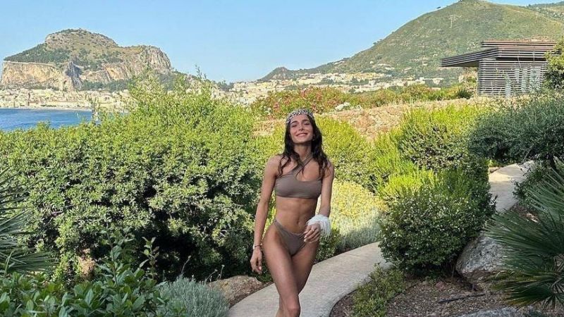 Hafsanur Sancaktutan pembe bikinisiyle cesur pozlar verdi! Görenler küçük dilini yuttu! 1