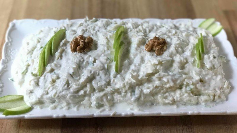 Kaşık kaşık ferahlık ve şifa: Elmalı kereviz salatası nasıl yapılır? 7’den 70’e bayılarak yiyeceksiniz 1