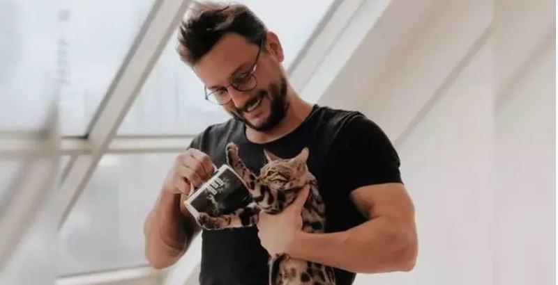 Arka Sıradakiler’in “İbo’su” Fırat Çöloğlu’nun inanılmaz değişimi! Görenlerin ağzı açık kaldı! 3