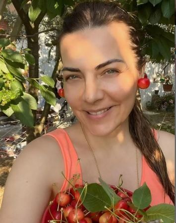 Burcu Kara doğaya dönüş yaptı! Geleneksel yeni yaşantısını ilk kez paylaştı! 3