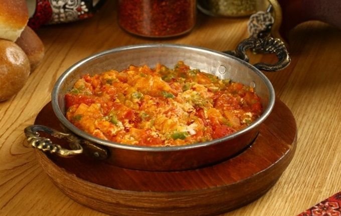 Menemenin lezzetini 10 kat katlayacak müthiş yöntem! İçine 2 kaşık eklemeniz yetiyor... 2