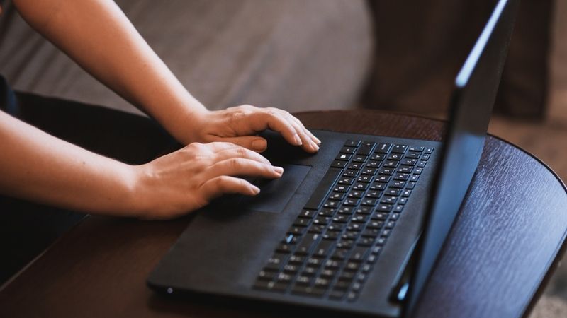 Bilgisayarınızın şarjı hemen bitiyorsa birde bunları deneyin! Laptop şarjı hızlı bitiyor diyenler için öneriler! Laptop pil ömrü nasıl korunur? 1