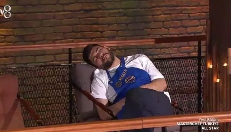 Masterchef’te utandıran anlar: Kamera görmüyor sandılar! Mehmet şef o ihmali affetmedi! 2