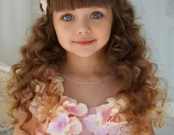 6 yaşında dünyanın en güzeli seçilmişti! 13 yaşındaki halini görenler şoke oldu! Böyle değişim olamaz! 1