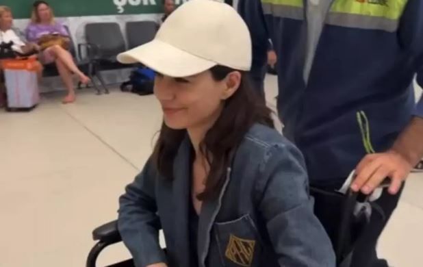 Bihter hayranları şokta! Aşk-ı Memnu’nun Bihter’i Beren Saat tekerlekli sandalye ile yaşıyor! Eşi ilk kez açıkladı! 2