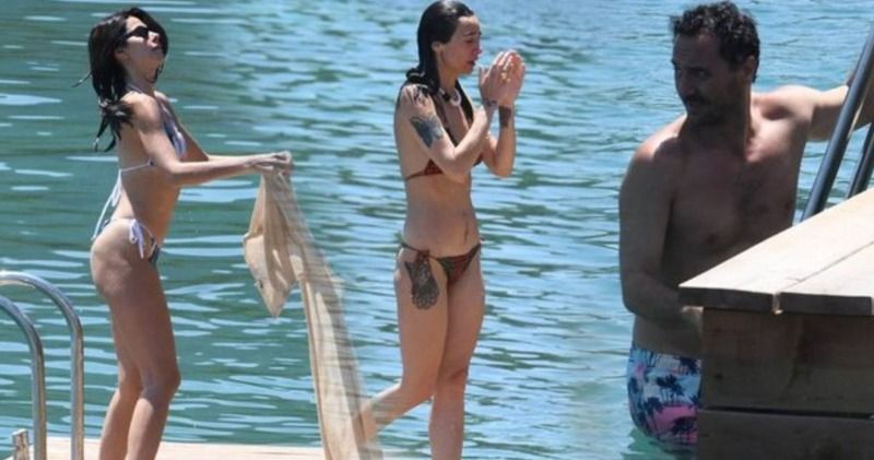 Eski sevgililer Bodrum’da bir araya geldi! Oyuncu Fırat Çelik’in deniz çapkınlığı farkedilmeden kayıtlara geçti! 2