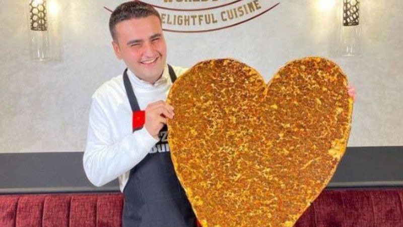 CZN Burak’ı kahreden baba darbesi! Oğlunu dolandırdı, davalık oldu! Tüm lüks araçları satıp… 3