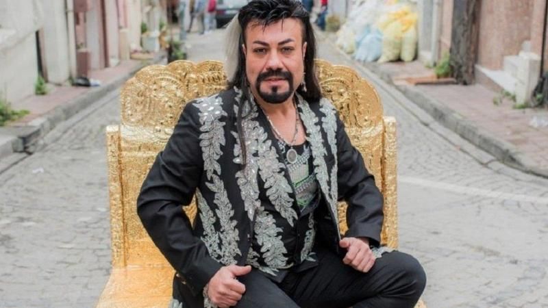 Kobra Murat torununu altınlara boğdu! Bebek arabası da altındandı, takipçileri tepkisiz kalamadı “Çocuk ezilecek” 3