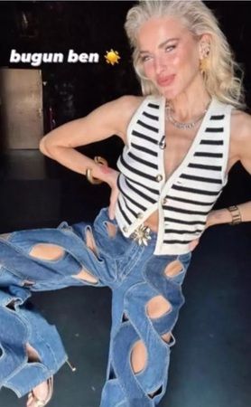 Burcu Esmersoy herkesi şaşkına çevirdi. Giydiği kıyafetin fiyatını duyan kulaklarına inanamıyor... 2