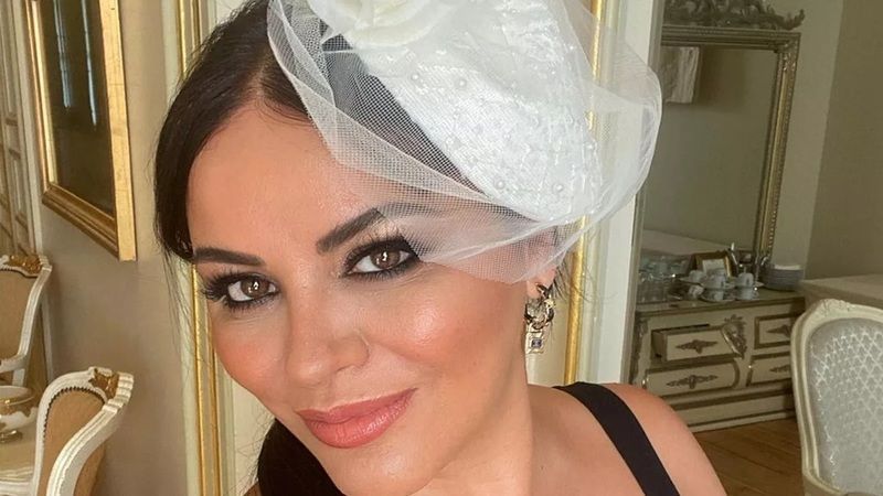 Ünlü şarkıcı Zara'nın mutlu günü! Damat Türk halk müziği sanatçısı çıktı... 1