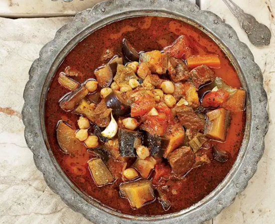 Gaziantep'in eşsiz lezzeti Antep Usulü Doğrama'nın (Dorgama) yapılışı... Gaziantep usulü Patlıcan Doğrama, muhteşem lezzetiyle sofranızı şenlendirecektir. 1