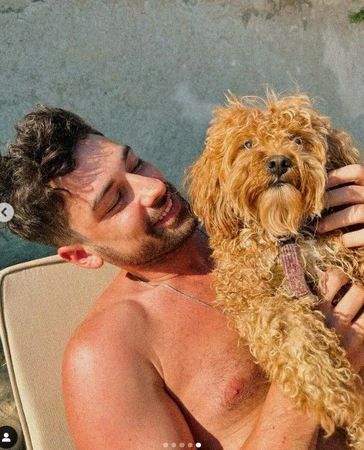 Kızılcık Şerbeti'nin Doğa'sı Sıla Türkoğlu aşka geldi! 10 yaş büyük sevgilisi Alp Navruz ile romantik şezlong pozları… 2