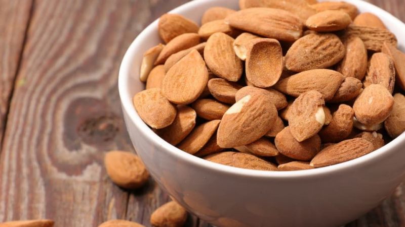 Her gün 4 - 5 tane tüketmek yetiyor! Hem besleyici hem de doyurucu! Bademin daha önce duymadığınız faydaları! 3