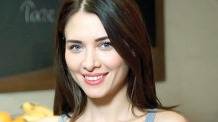 Nefise Karatay botoks ve dolgu tartışmasını alevlendirdi! Demet Akalın da polemiğe katıldı! İddialar hava uçtu! Eski model videoyla cevap verdi… 1