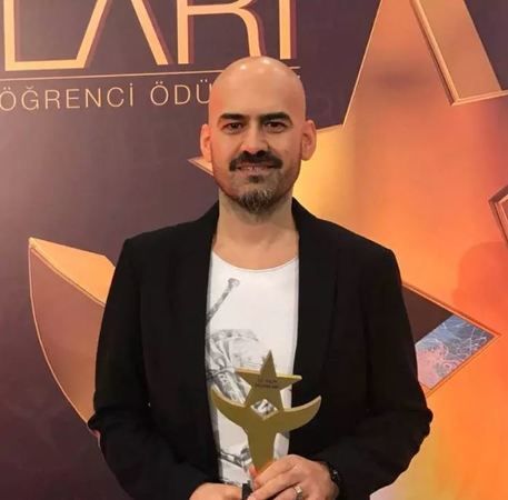 Burak Özçivit ile Neslihan Atagül'ün adı yetti, sahne “Kara Sevda” ile inledi! Ne Prosto Orkestrası Türk dizi müziği ile kendinden geçti! 2