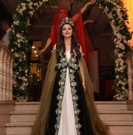 Cennet Mahallesi’nin Ayşe’si 16 yıl sonra nişan kareleri ile ortaya çıktı! Çocuk oyuncuydu, son haliyle göz doldurdu! 1