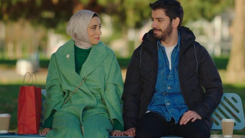 Geçen sezon ortalığı toz duman eden Kızılcık Şerbeti oyuncuları sete çıkıyor! Dizinin yeni sezonu o tarihte başlayacak! Sürprize hazır olun… 3